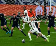 九游网页版登录入口-集结日塞维利亚门线救险里昂内部会议纪要流出——今晨绝杀压哨，这操作让人直呼：洛杉矶快船加时末段篮板制胜(巴伦西亚与塞维利亚的战术较量)